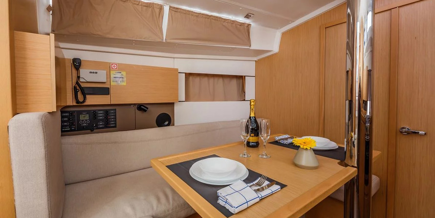 Beneteau Oceanis 38.1