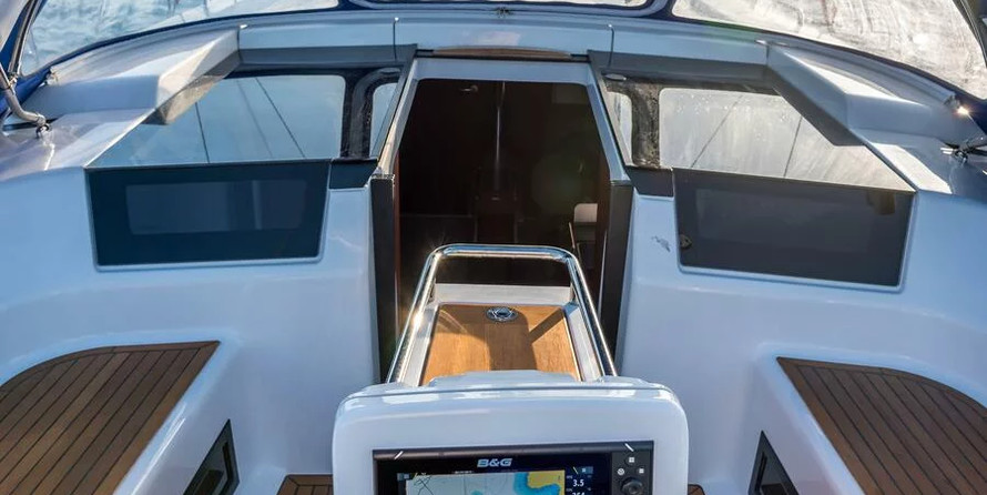 Hanse 418