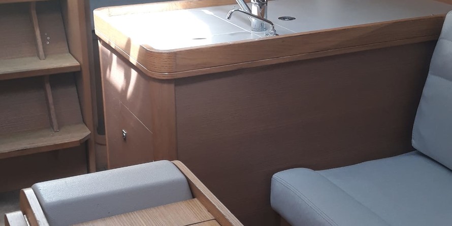 Dufour 350