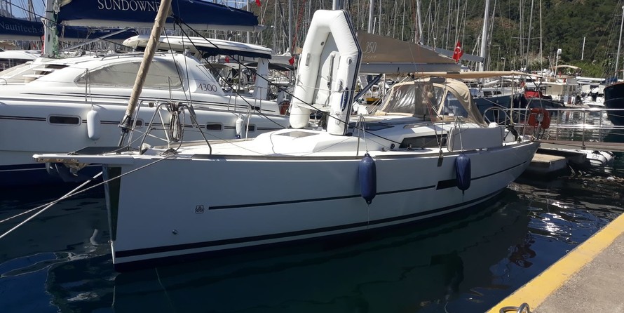 Dufour 350