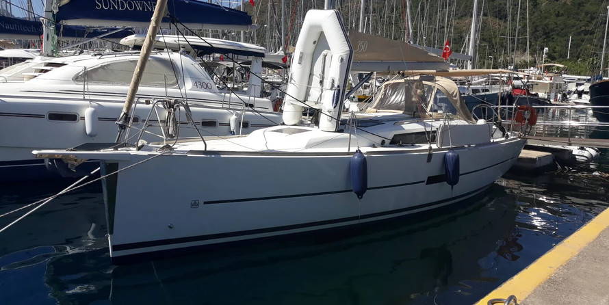 Dufour 350