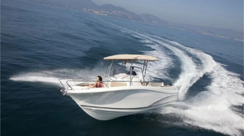 Jeanneau Cap Camarat 7.5 CC