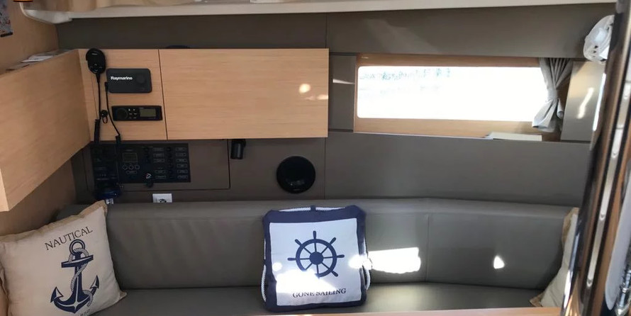 Beneteau Oceanis 38.1