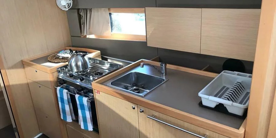 Beneteau Oceanis 38.1