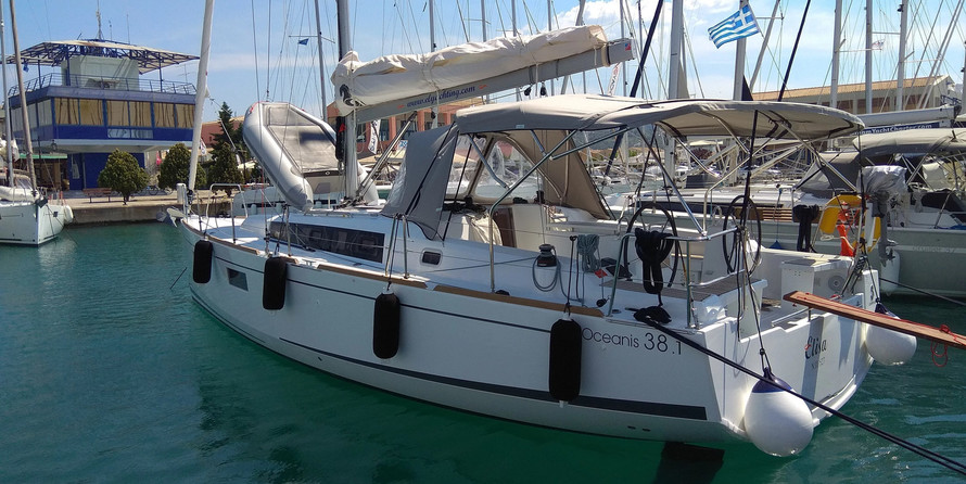 Beneteau Oceanis 38.1