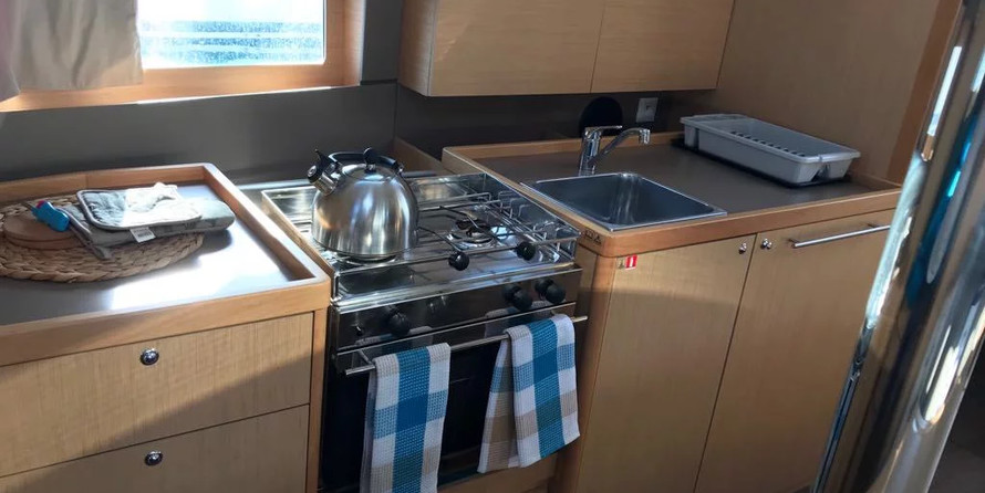 Beneteau Oceanis 38.1