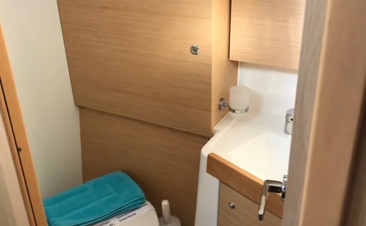 Beneteau Oceanis 38.1