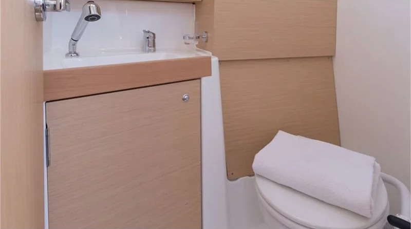 Beneteau Oceanis 38.1