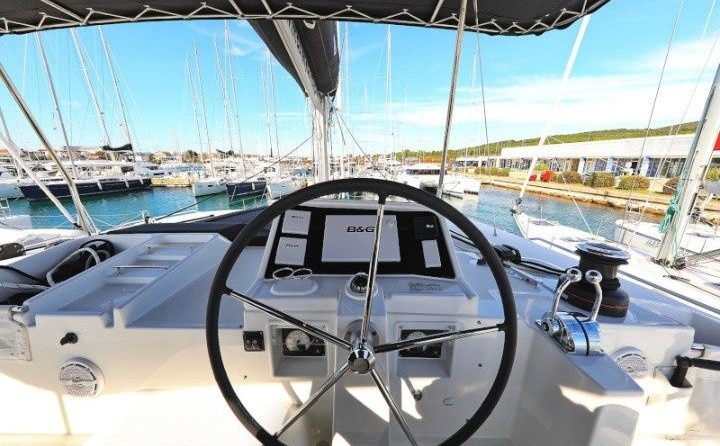 Lagoon 450 F