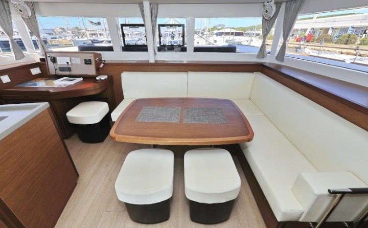 Lagoon 450 F