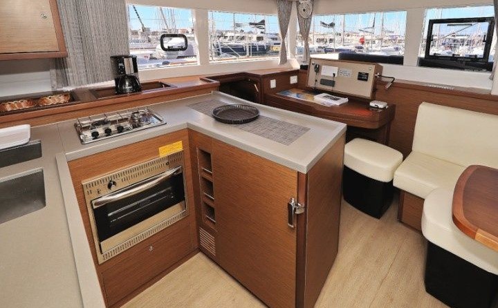 Lagoon 450 F