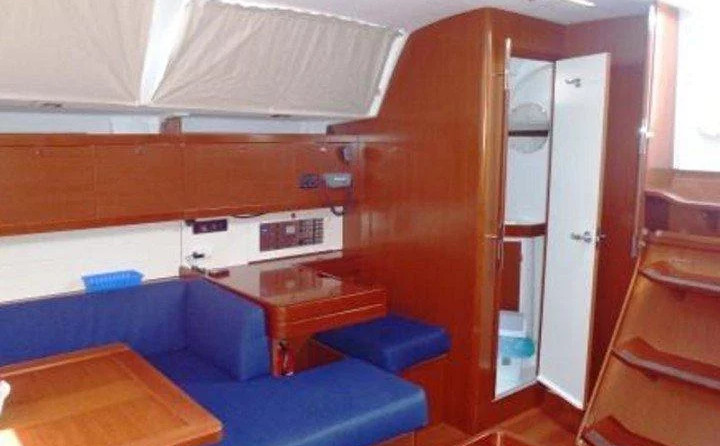 Oceanis 50 - 5 + 1 cab.