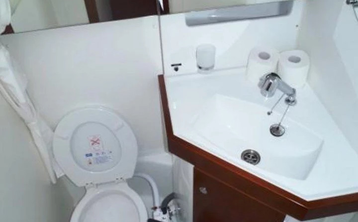 Oceanis 50 - 5 + 1 cab.