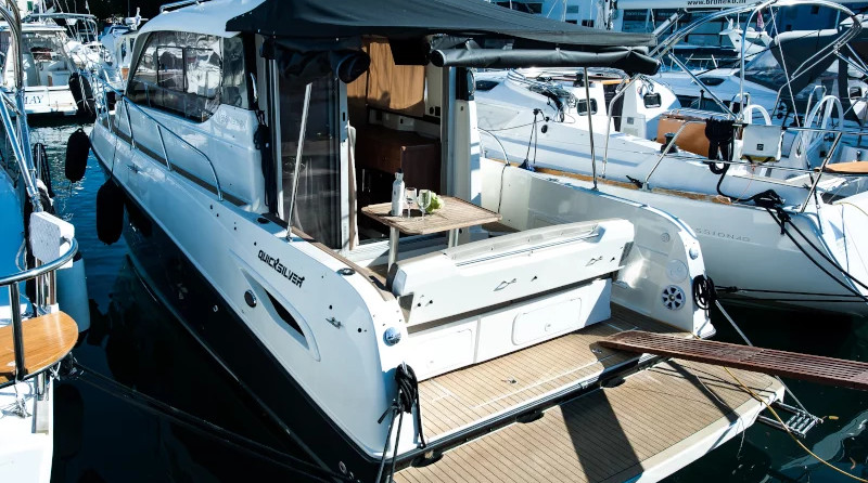 Quicksilver Activ 855 Weekend