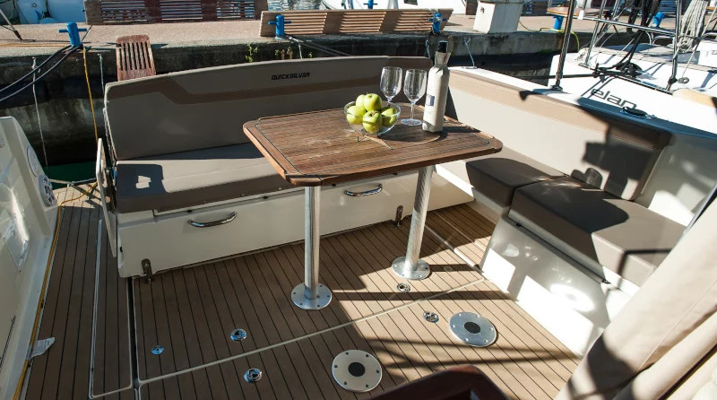 Quicksilver Activ 855 Weekend