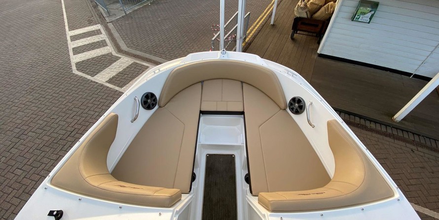 Sea Ray SPX 210