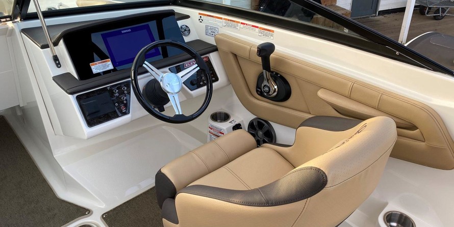 Sea Ray SPX 210