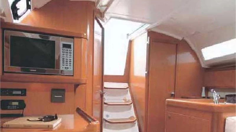 Beneteau Oceanis 37