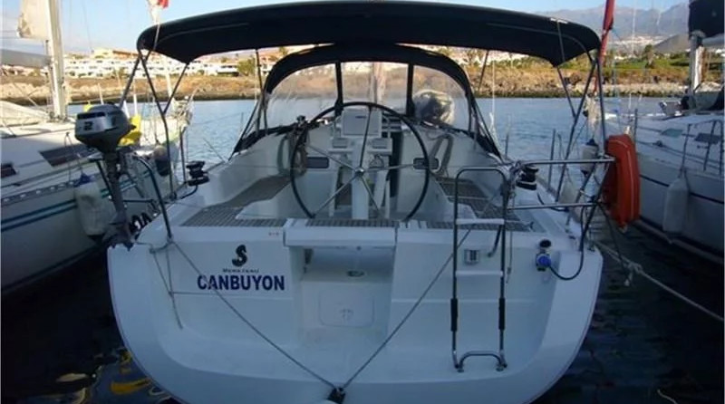 Beneteau Oceanis 37