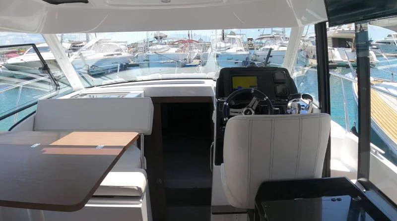 Beneteau Antares 9 OB