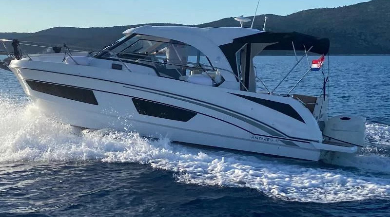 Beneteau Antares 9 OB