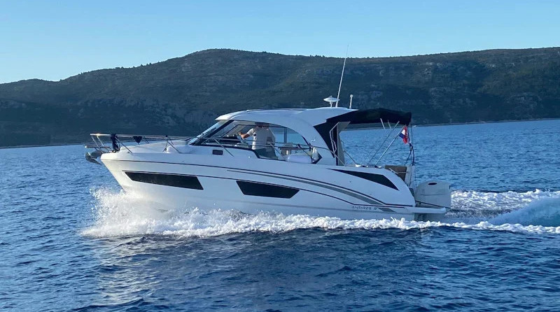 Beneteau Antares 9 OB