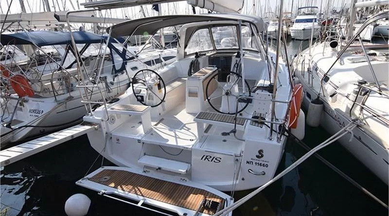 Oceanis 381 (3Cab)