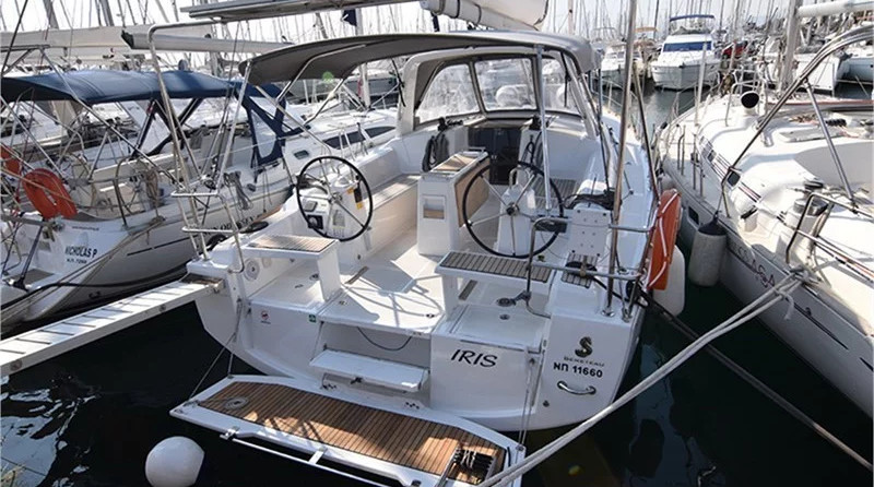 Oceanis 381 (3Cab)