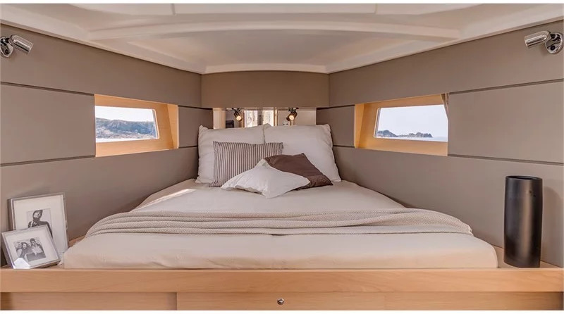 Beneteau Oceanis 38.1