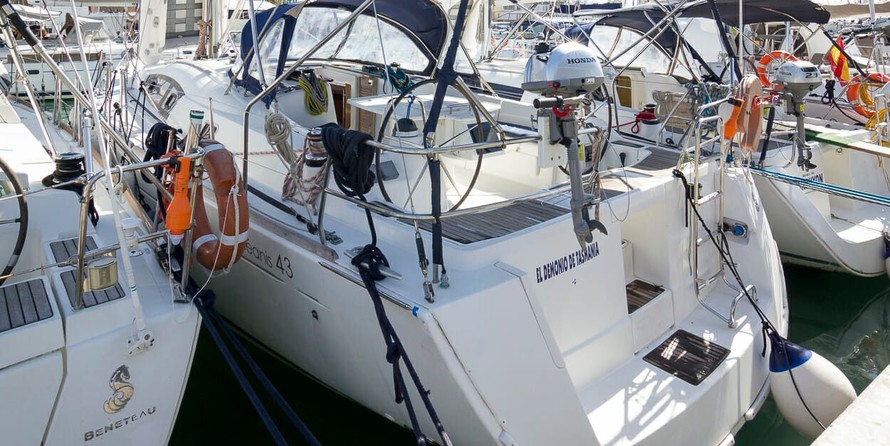 Beneteau Oceanis 43