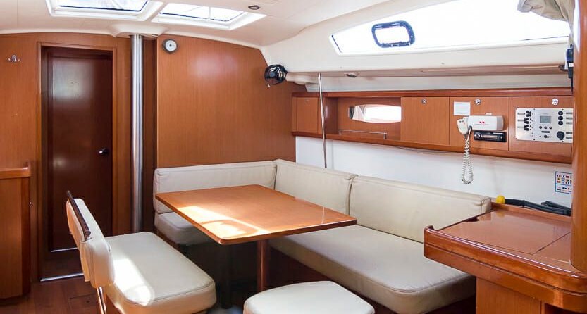 Beneteau Oceanis 43