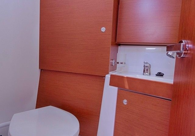 Beneteau Oceanis 38