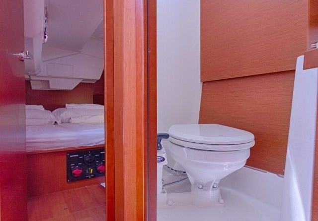 Beneteau Oceanis 38