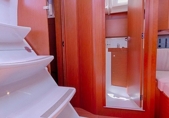 Beneteau Oceanis 38