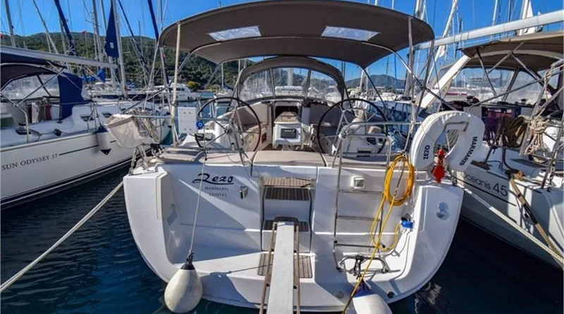 Oceanis 40 (3Cab)