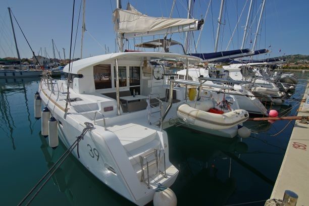 Lagoon 39