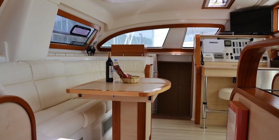 Catana 47