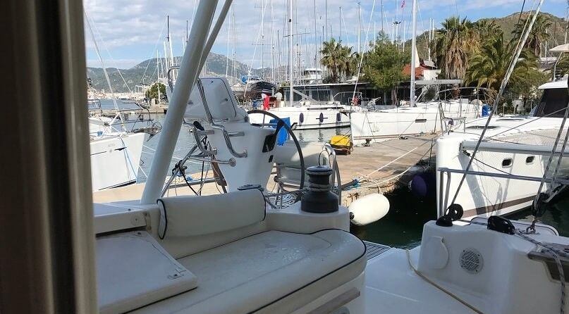 Catana 47