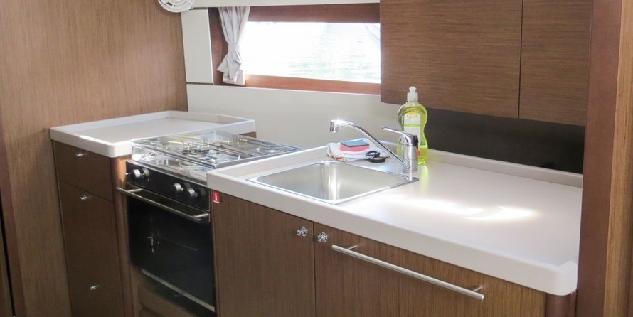 Beneteau Oceanis 38.1