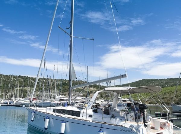 Beneteau Oceanis 38.1