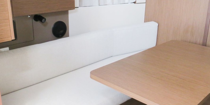 Beneteau Oceanis 38.1
