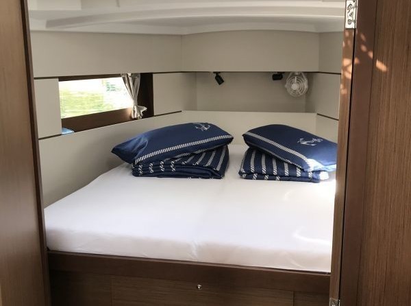 Beneteau Oceanis 38.1
