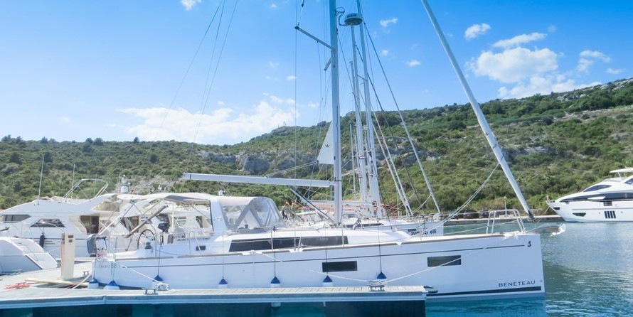 Beneteau Oceanis 38.1