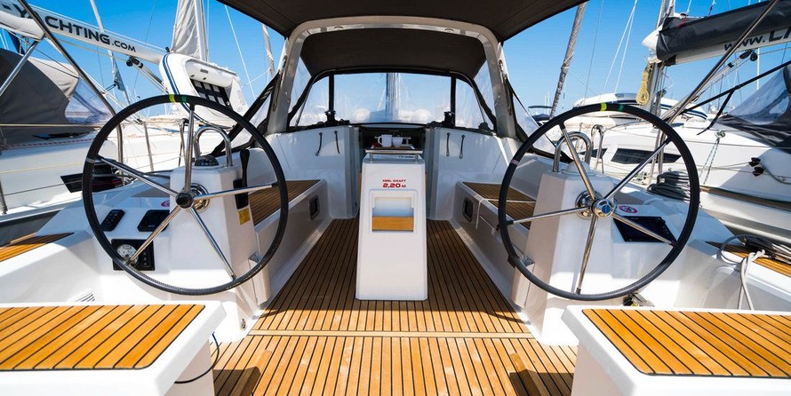 Beneteau Oceanis 38