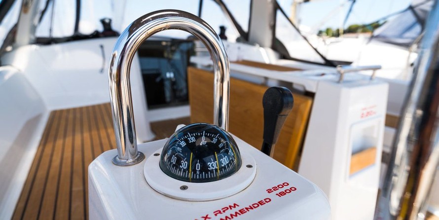 Beneteau Oceanis 38
