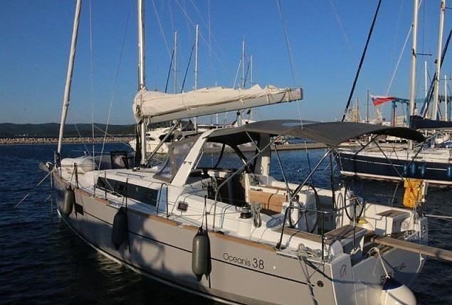 Beneteau Oceanis 38