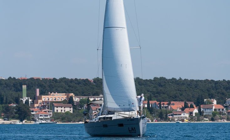 Beneteau Oceanis 38