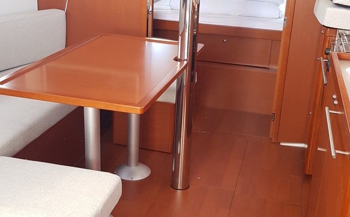 Beneteau Oceanis 38
