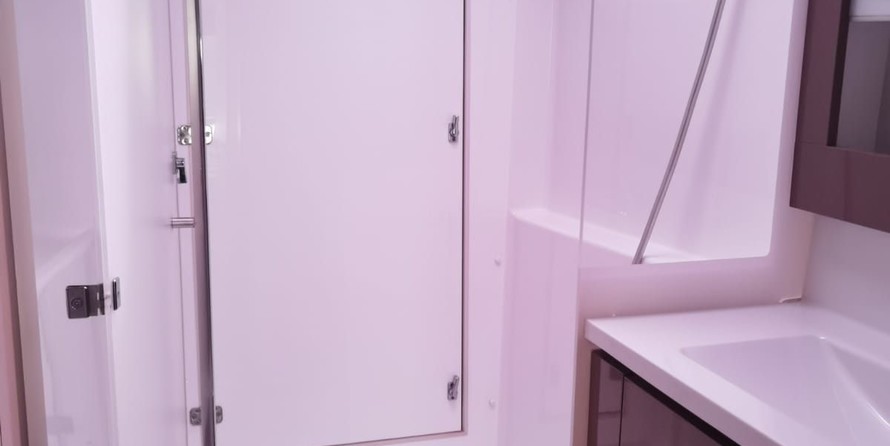 Fountaine Pajot Lucia 40