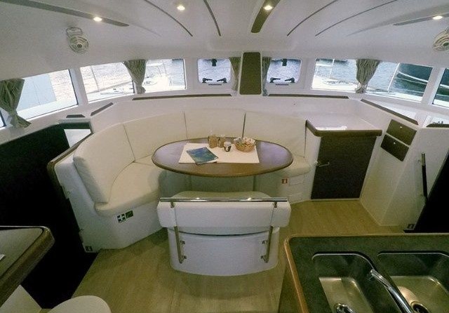 Lagoon 380 S2